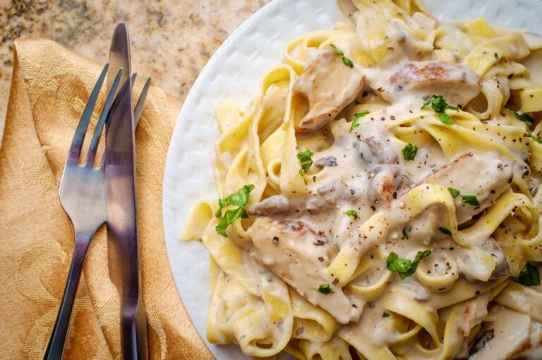 Fettuccine Alfredo w/ Grilled Chicken Package