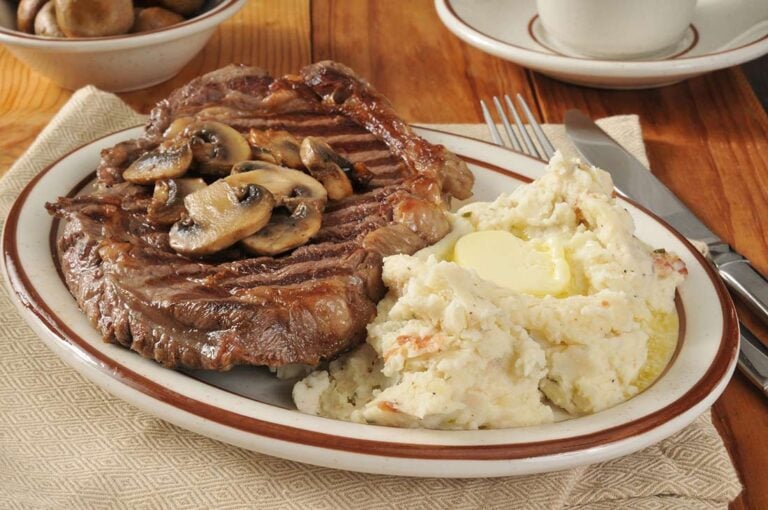 Steak & Mushrooms w/ Garlic Mash Package